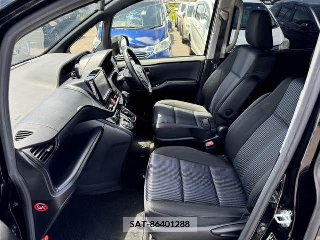 Toyota VOXY 2015-09 380678-18