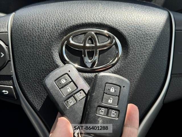 Toyota VOXY 2015-09 380678-25