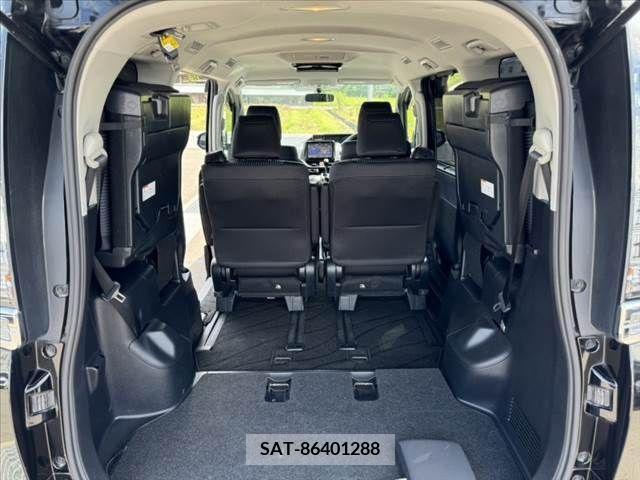 Toyota VOXY 2015-09 380678-23