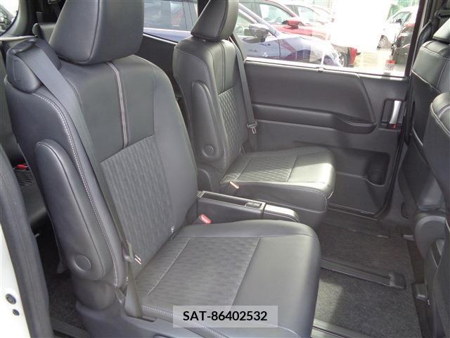 Toyota NOAH HYBRID 2023-09 351936-13