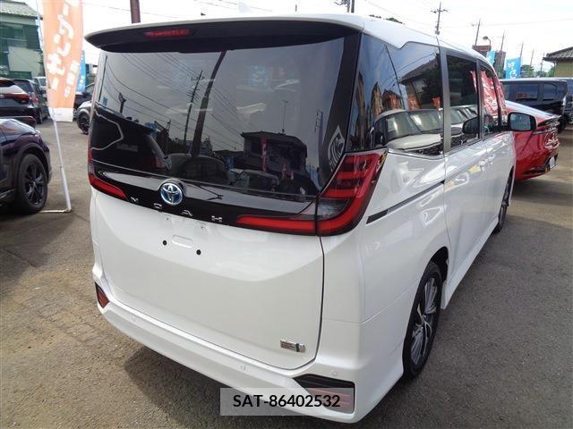 Toyota NOAH HYBRID 2023-09 351936-5