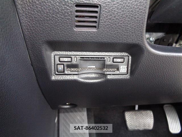 Toyota NOAH HYBRID 2023-09 351936-22