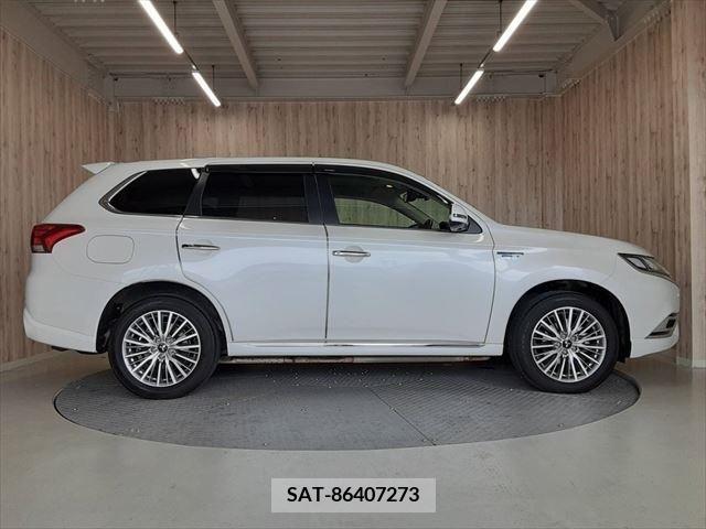 Mitsubishi OUTLANDER PHEV 2019-09 338252-18