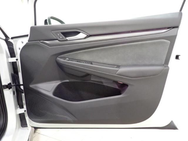 VolksWagen GOLF 2021-06 11876-17