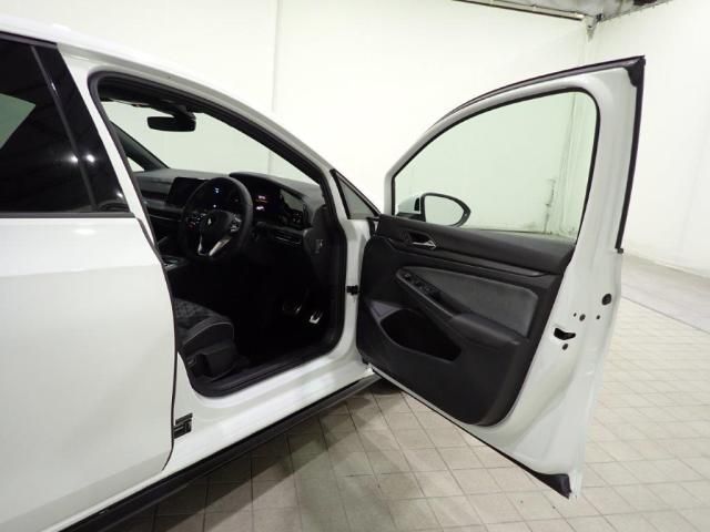 VolksWagen GOLF 2021-06 11876-16