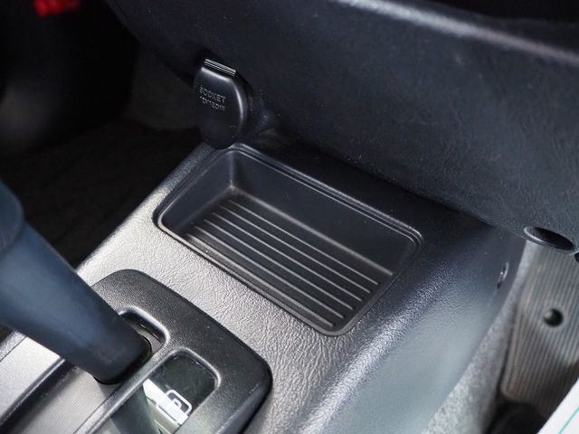 Nissan KIX 2010-11 13873-28