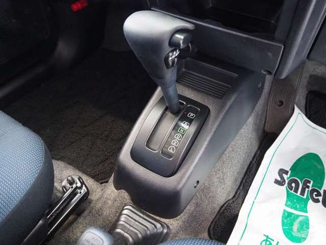 Nissan KIX 2010-11 13873-16