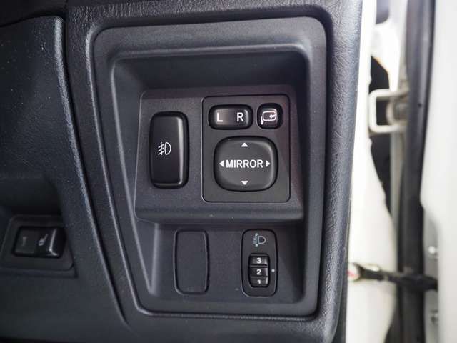 Nissan KIX 2010-11 13873-15