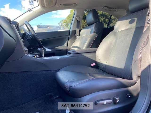 Lexus IS 2009-05 207358-13