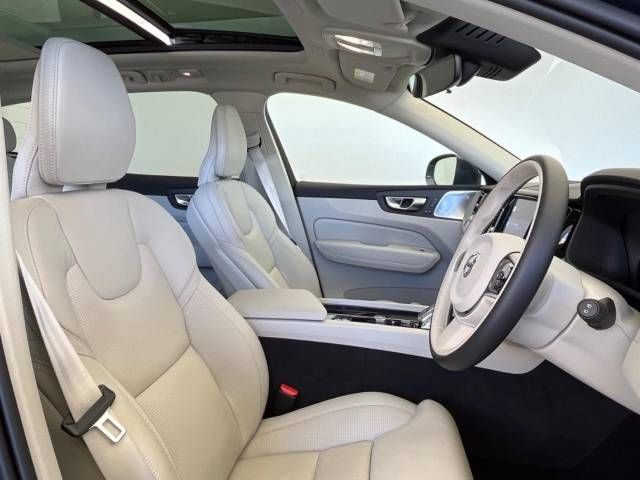 Volvo XC60 2021-11 23389-11