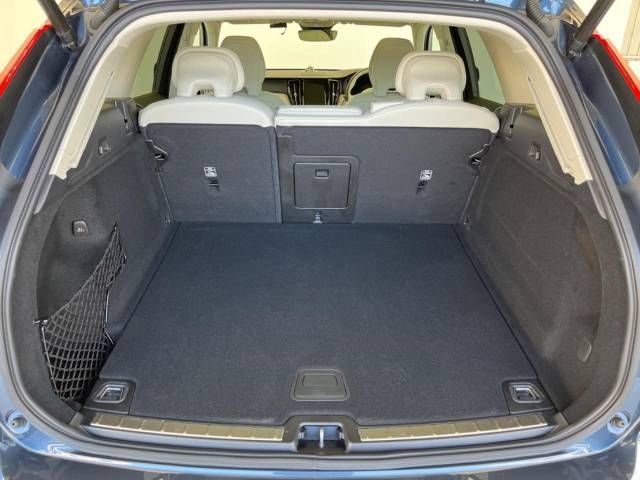 Volvo XC60 2021-11 23389-13