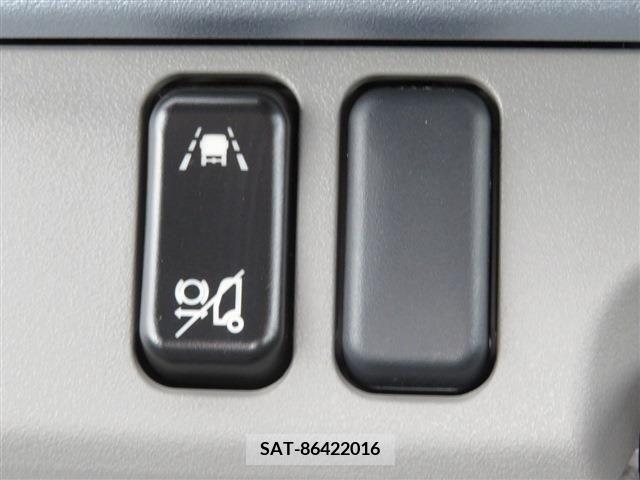 Mitsubishi CANTER 2022-04 203758-25