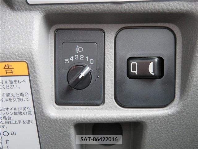 Mitsubishi CANTER 2022-04 203758-20
