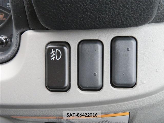 Mitsubishi CANTER 2022-04 203758-19
