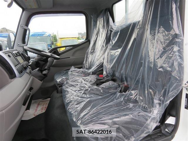 Mitsubishi CANTER 2022-04 203758-17