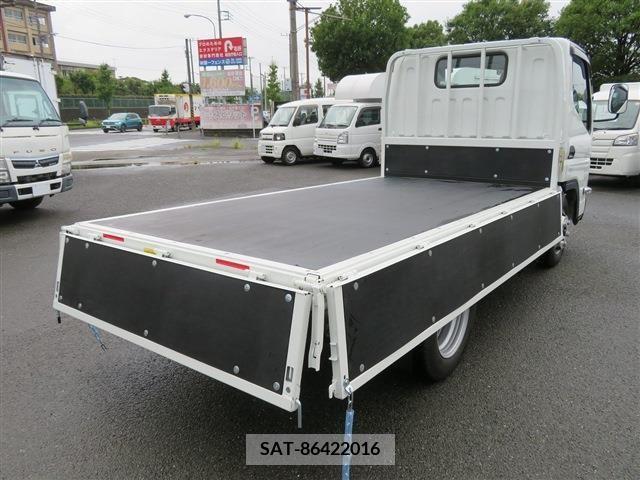 Mitsubishi CANTER 2022-04 203758-9