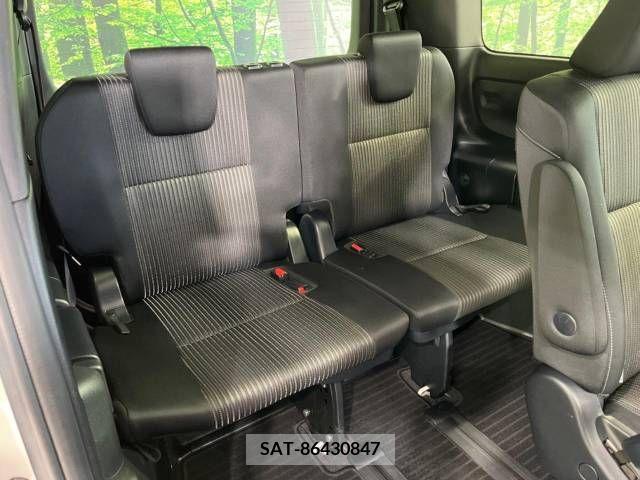 Toyota VOXY 2018-03 332283-10
