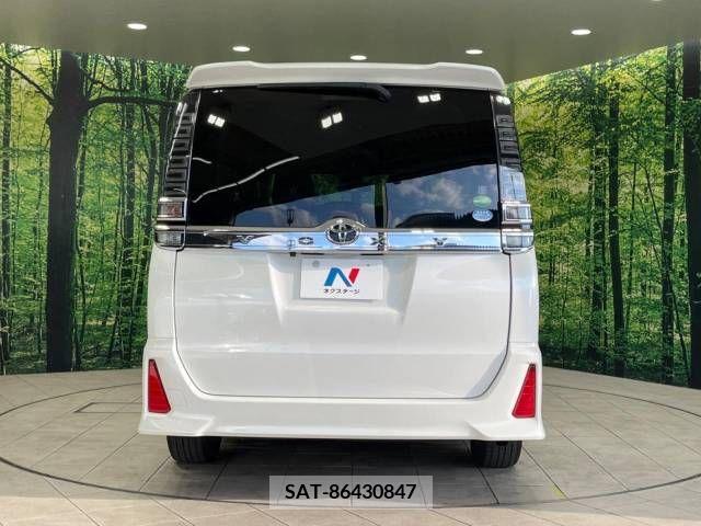 Toyota VOXY 2018-03 332283-16