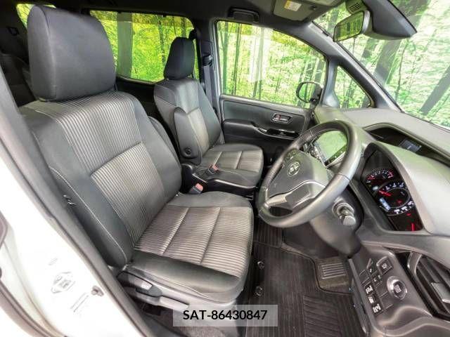 Toyota VOXY 2018-03 332283-8