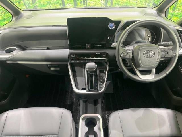 Toyota NOAH HYBRID 2022-10 183746-1