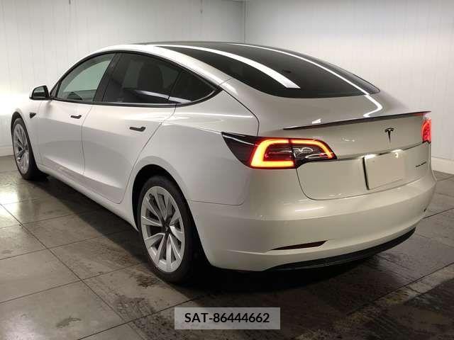 Tesla MODEL 3 2021-12 231568-2