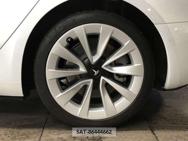 Tesla MODEL 3 2021-12 231568-14