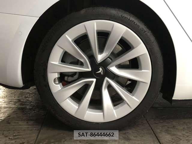 Tesla MODEL 3 2021-12 231568-13