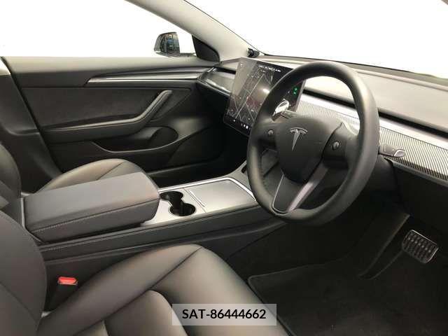 Tesla MODEL 3 2021-12 231568-1