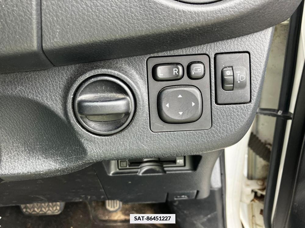 Toyota VITZ 2019-06 334642-33