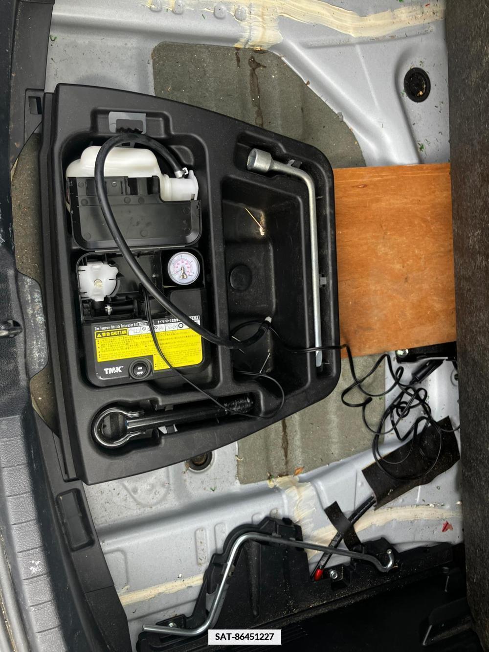 Toyota VITZ 2019-06 334642-41
