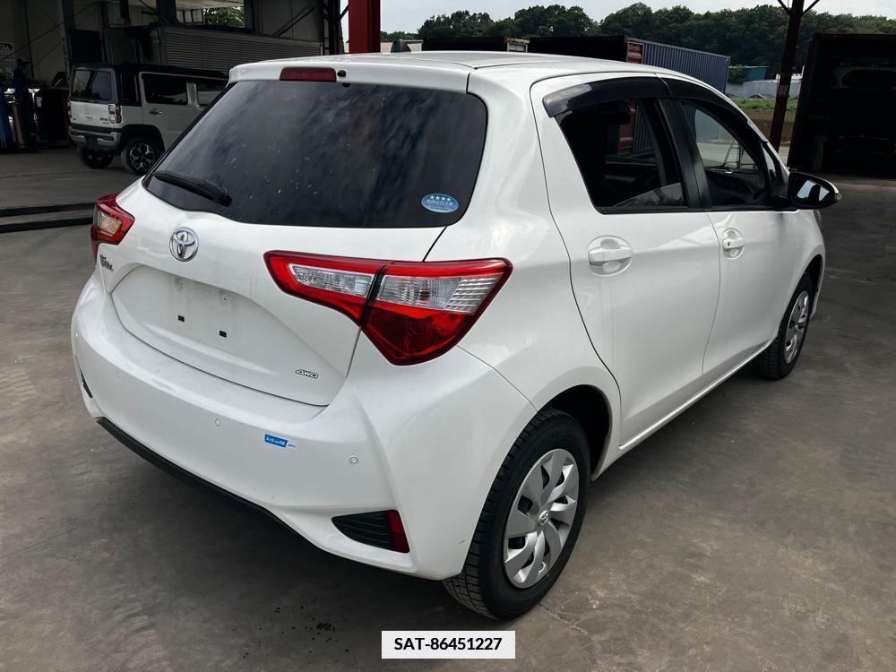 Toyota VITZ 2019-06 334642-4