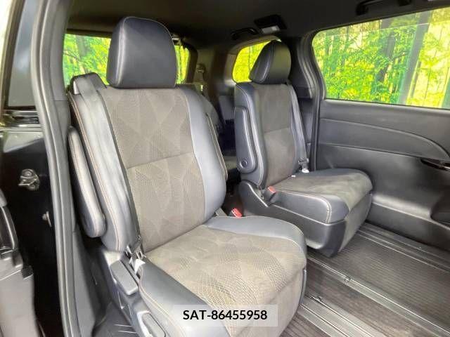 Toyota ESTIMA 2017-06 297305-9