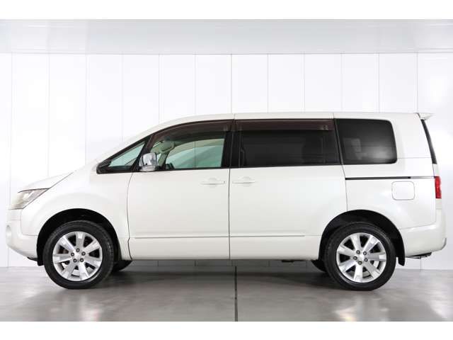 Mitsubishi DELICA D5 2010-07 13629-2