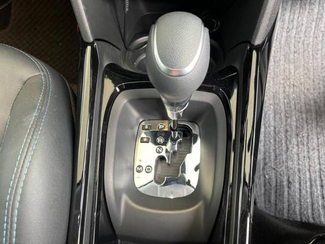 Peugeot 2008 2017-12 15675-11