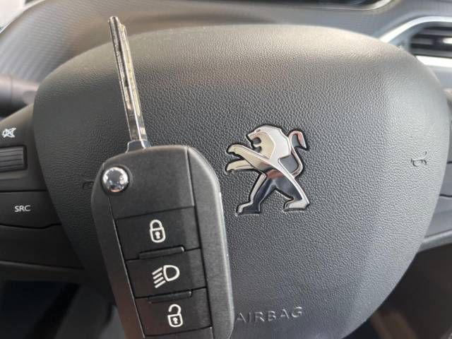 Peugeot 2008 2017-12 15675-7
