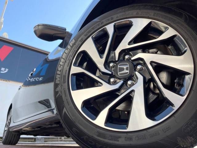 Honda CIVIC 2018-04 195790-13