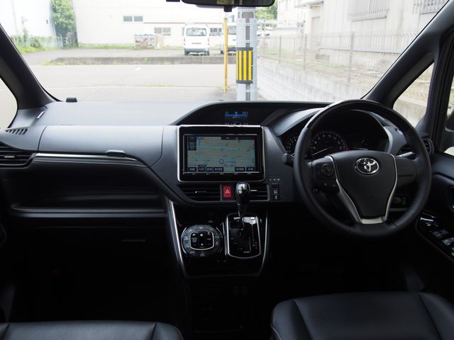Toyota ESQUIRE 2017-10 4505-1