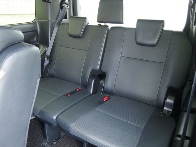 Toyota ESQUIRE 2017-10 4505-7