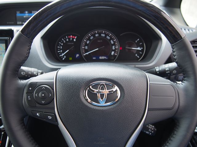 Toyota ESQUIRE 2017-10 4505-13