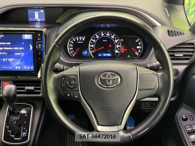 Toyota VOXY 2016-01 321457-12