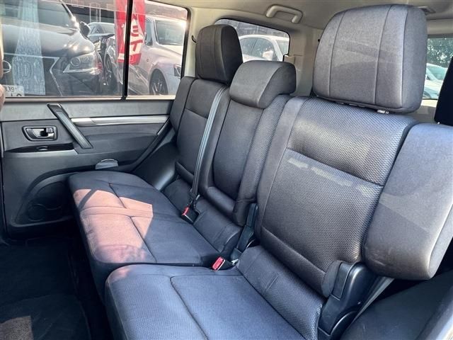 Mitsubishi PAJERO 2011-08 184066-19