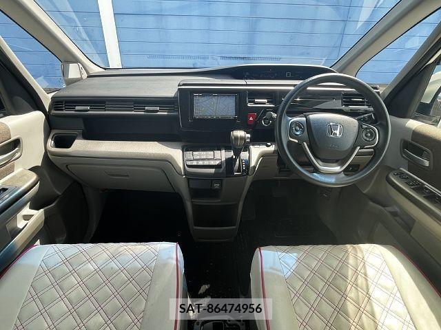 Honda e 2017-08 234093-1