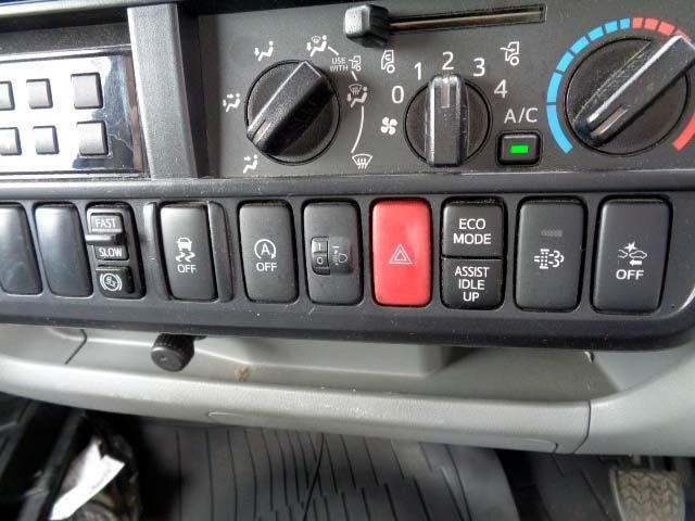 Hino DUTRO 2017-08 4795-7