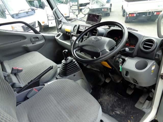 Hino DUTRO 2017-08 4795-2