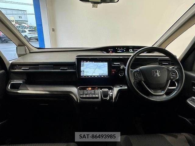 Honda STEP WGN 2019-03 324710-1