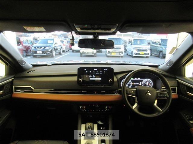 Mitsubishi OUTLANDER PHEV 2022-04 220730-1