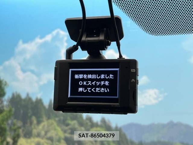 Toyota VOXY 2017-06 377797-6