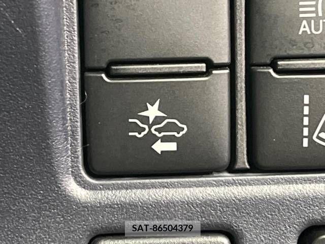 Toyota VOXY 2017-06 377797-5