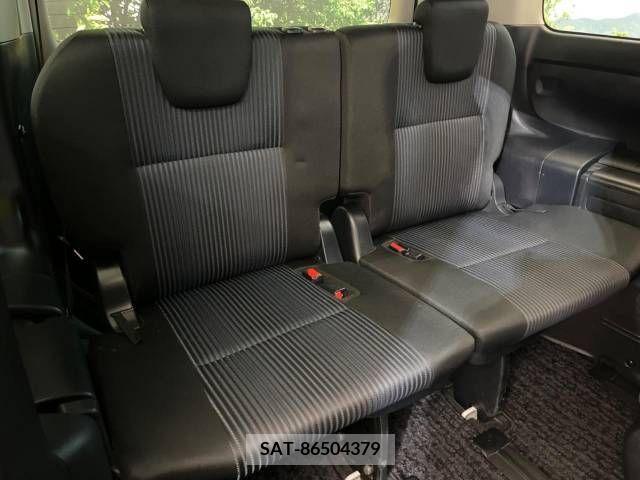 Toyota VOXY 2017-06 377797-10