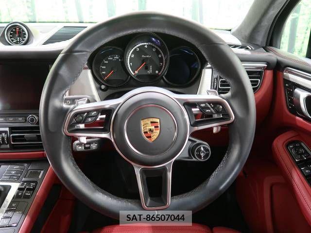 Porsche MACAN 2020-12 202533-16